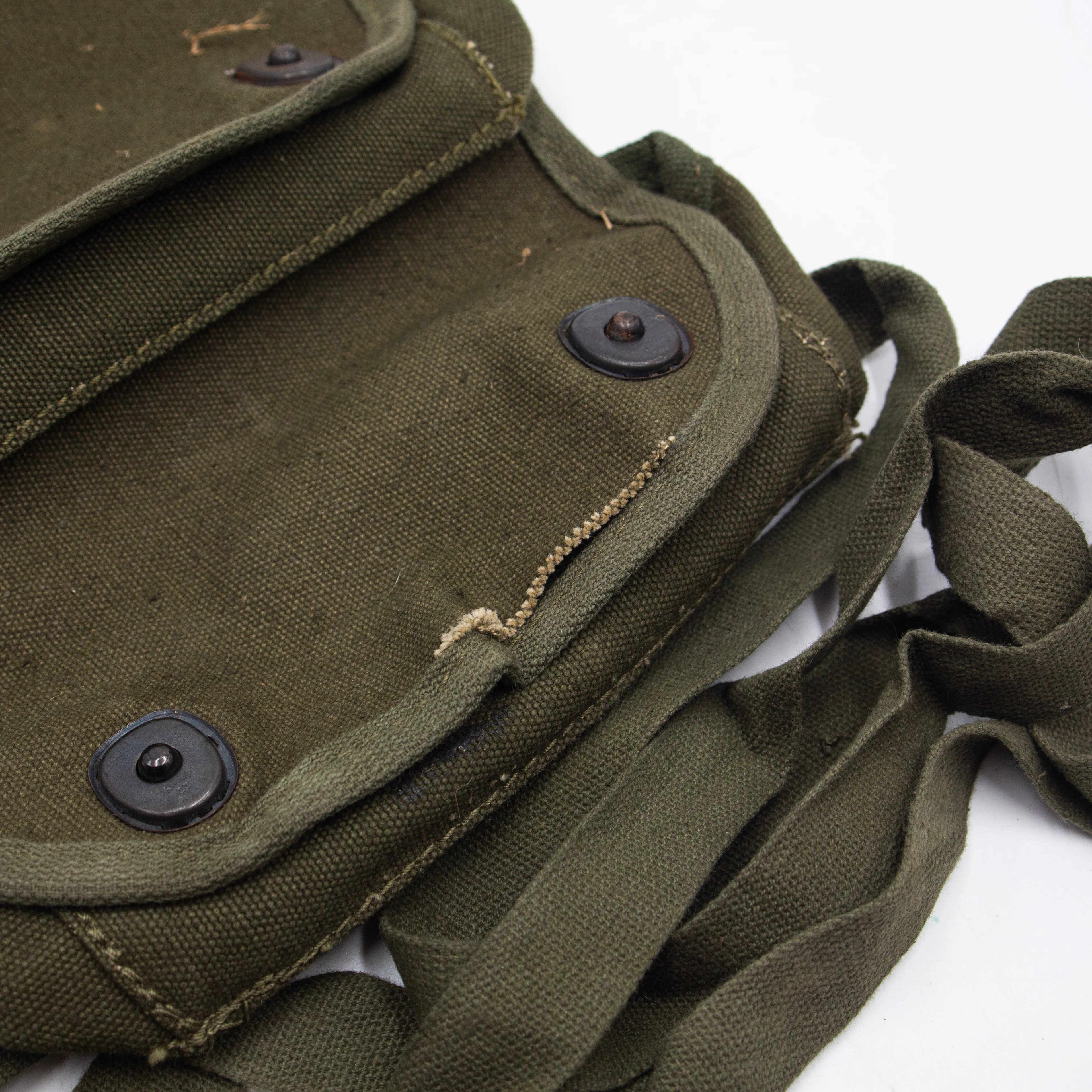 NOS 60s Vietnam War USMC 3-Pocket Grenade Pouch - Image 2